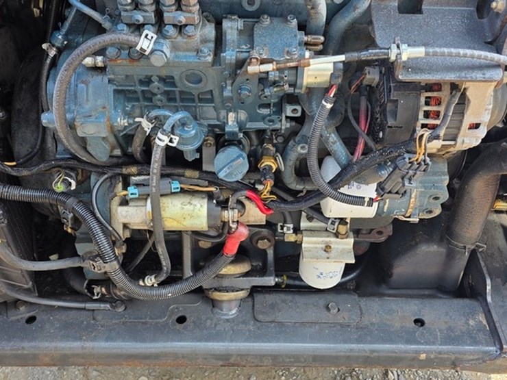 2011-bobcat-s630-image-40