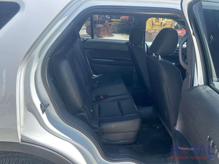 2015-gmc-acadia-image-14