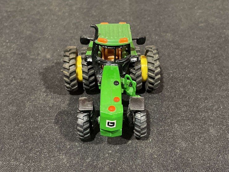 john-deere-64-image-10