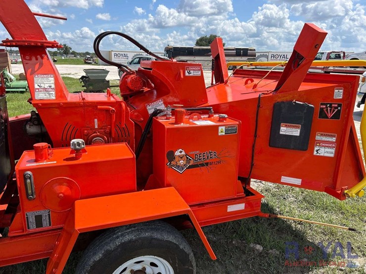 2018-e-z-beever-m12r-towable-brush-chipper-image-11
