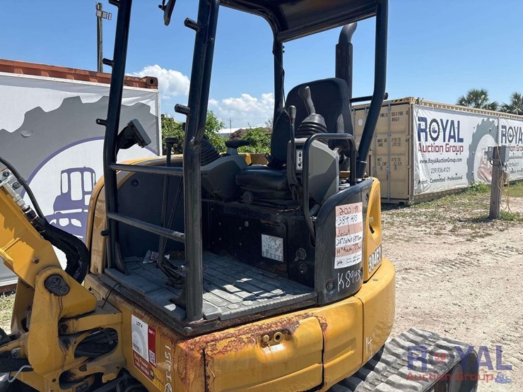 2021-caterpillar-304e2-mini-excavator-image-7