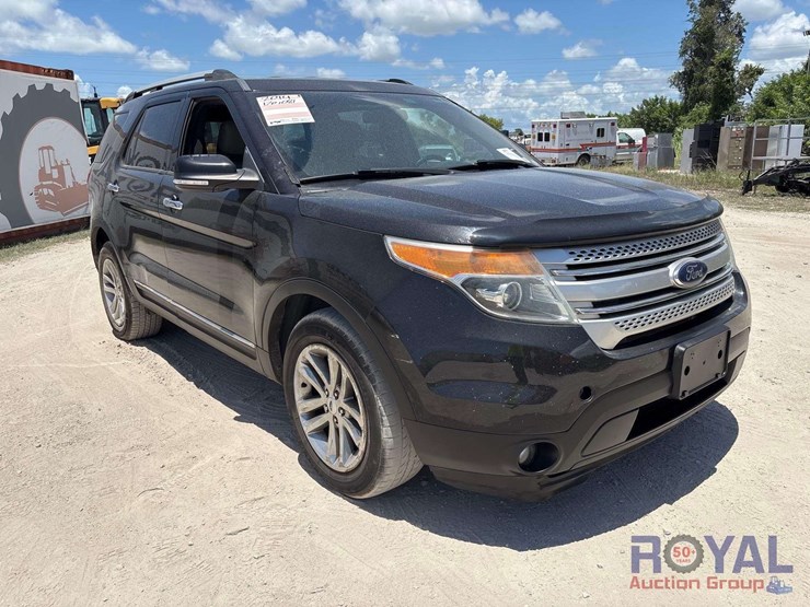 2014-ford-explorer-xlt-image-2