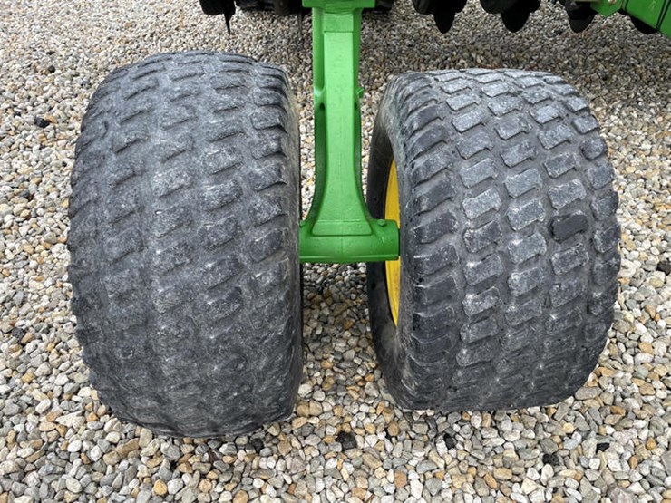 2017-john-deere-1990-image-23
