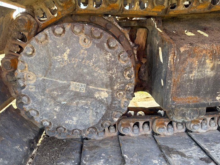 2016-komatsu-pc210-lc-11-image-12