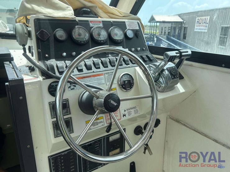 2007-brunswick-challenger-27ft-fire-rescue-boat-with-tri-axle-boat-trailer-image-36