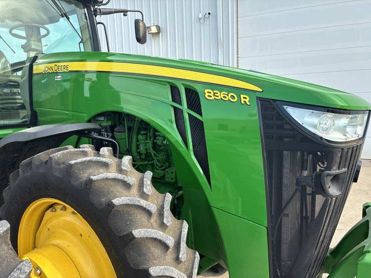 2012-john-deere-8360r-image-19