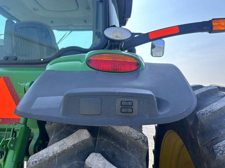 2012-john-deere-8285r-image-24