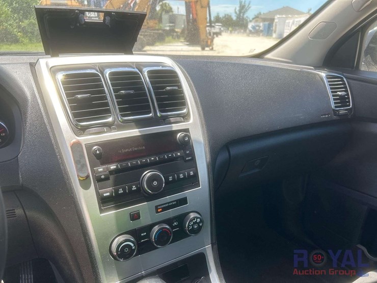 2010-gmc-acadia-image-15