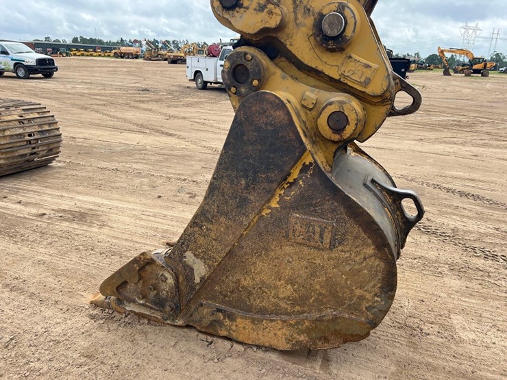 caterpillar-320gc-image-10
