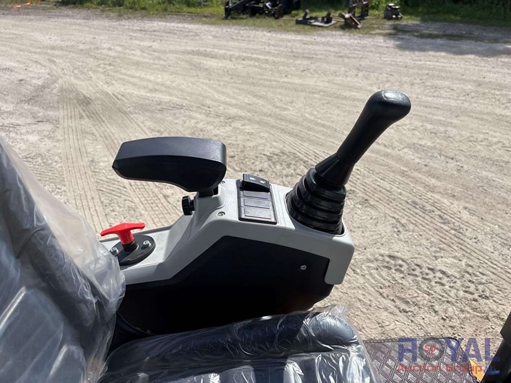 unused-2025-cfg-qk18r-mini-excavator-image-14