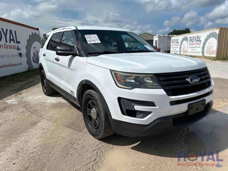 2016-ford-explorer-image-2