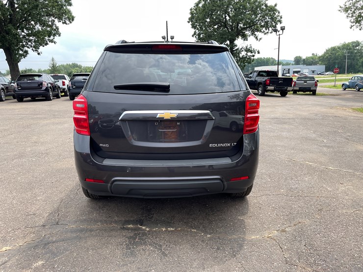 2016-chevrolet-equinox-lt-image-4