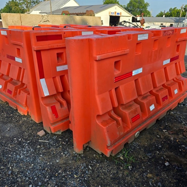 6-6' Orange Plastic Barriers