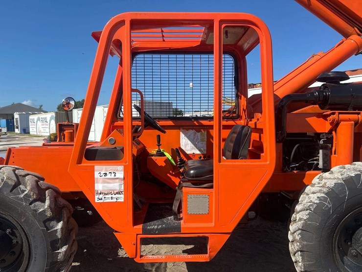 lull-highlander-1044c-54-series-ii-10,000lb-4x4-rough-terrain-telehandler-image-12