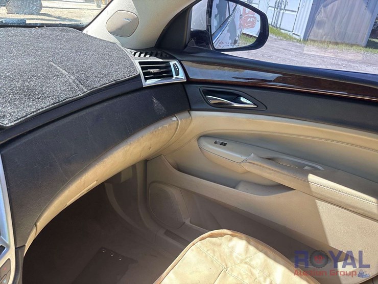 2010-cadillac-srx-image-17