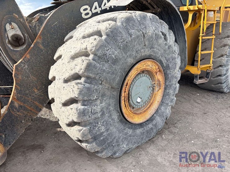 2011-deere-844k-image-40