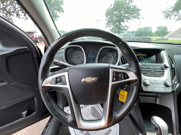 2013-chevrolet-equinox-lt-image-53
