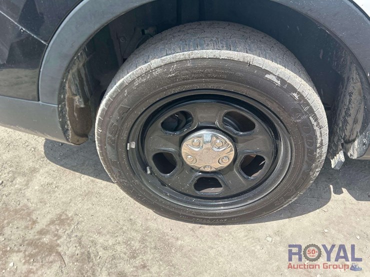 2016-ford-explorer-image-27