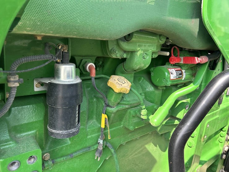 2012-john-deere-8285r-image-65
