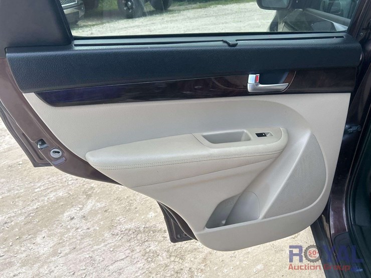 2014-kia-sorento-image-16