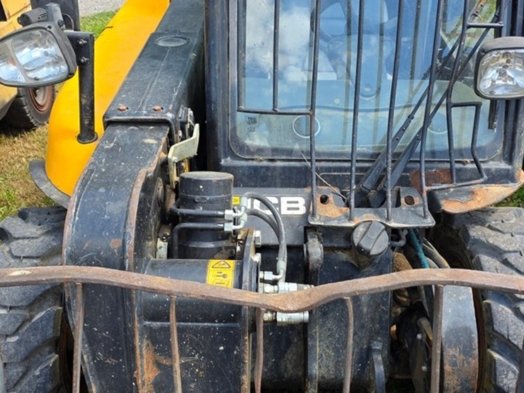 2011-jcb-515-40-image-33