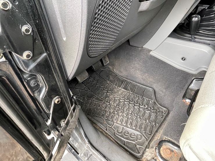 2007-jeep-wrangler-unlimited-sahara-image-57
