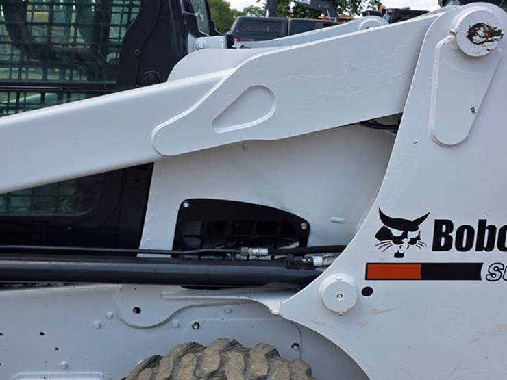 2011-bobcat-s630-image-24