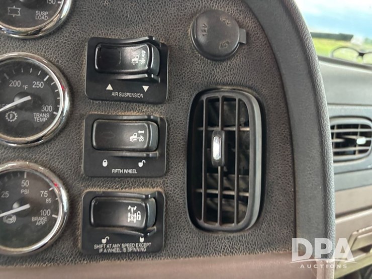 2012-peterbilt-386-image-72