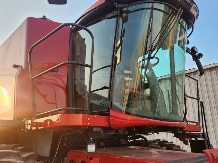 2014-case-ih-8230-image-3