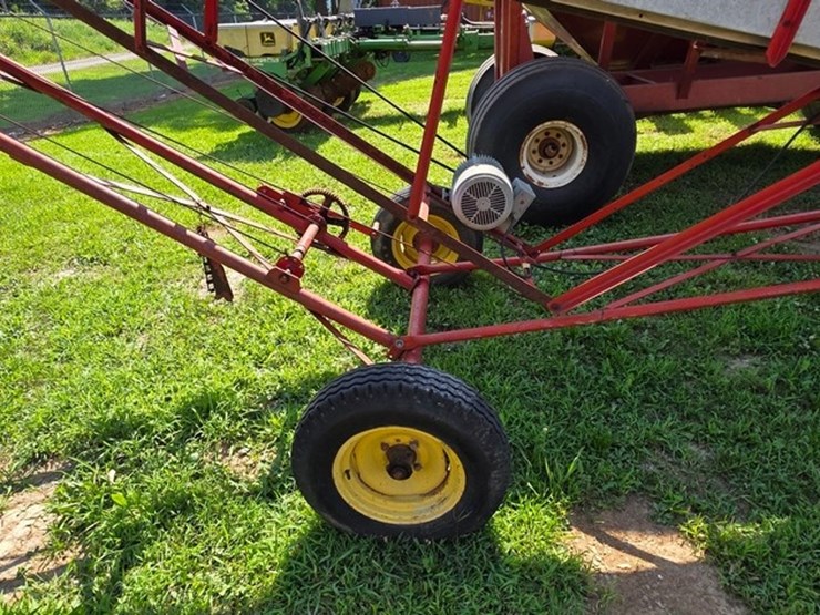 new-holland-155-image-8