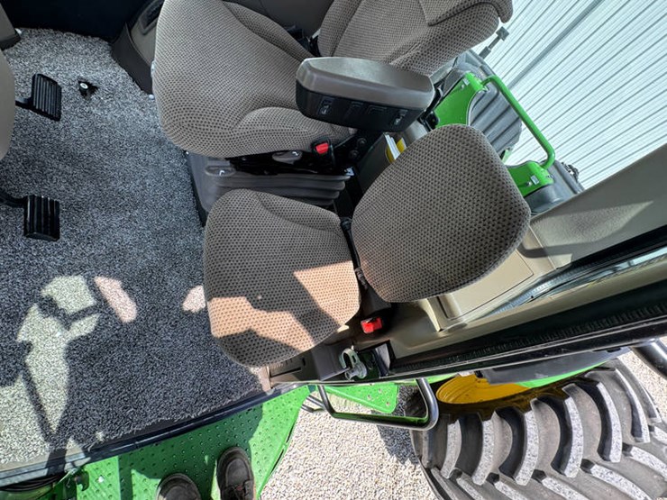 2017-john-deere-9570r-image-57