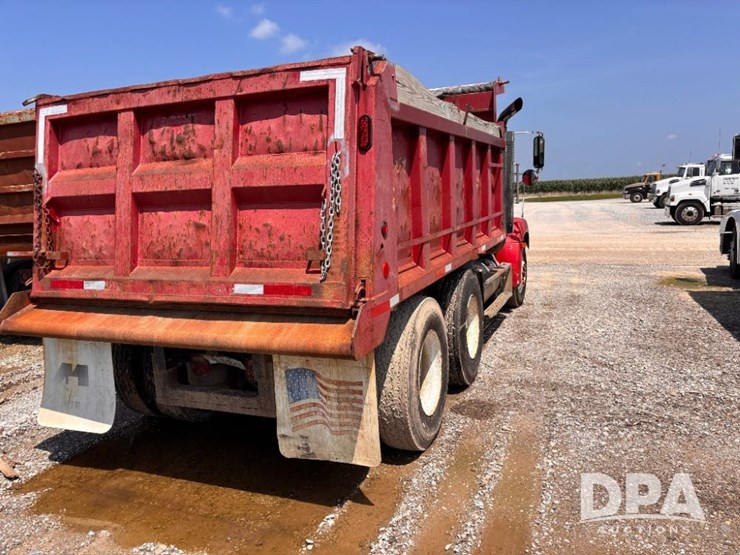 1997-freightliner-fld112-image-7