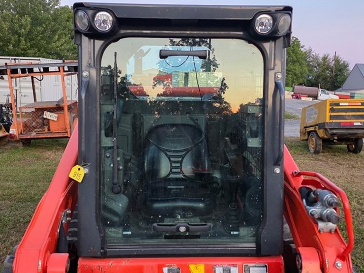 2016-kubota-ssv75-image-37