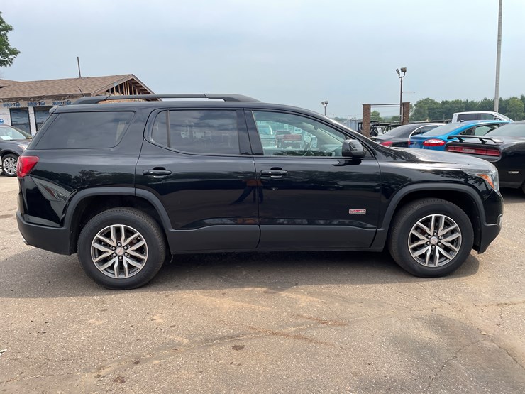 2017-gmc-acadia-image-6