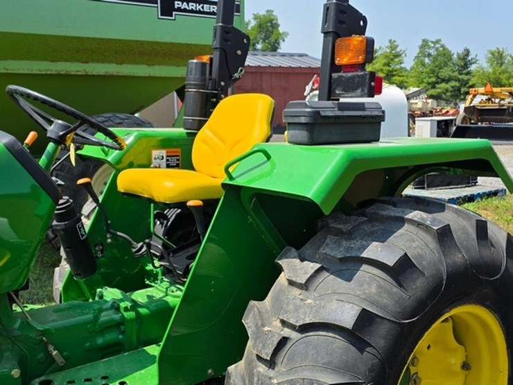 john-deere-5203-image-11