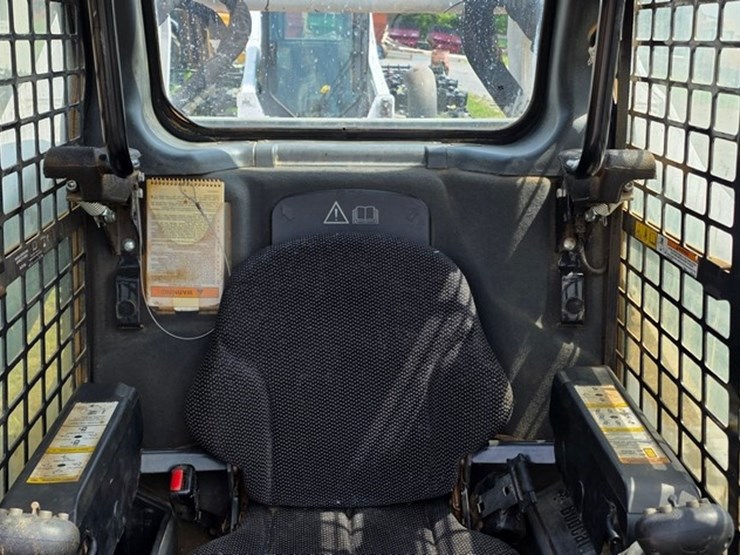 2022-bobcat-t770-image-47