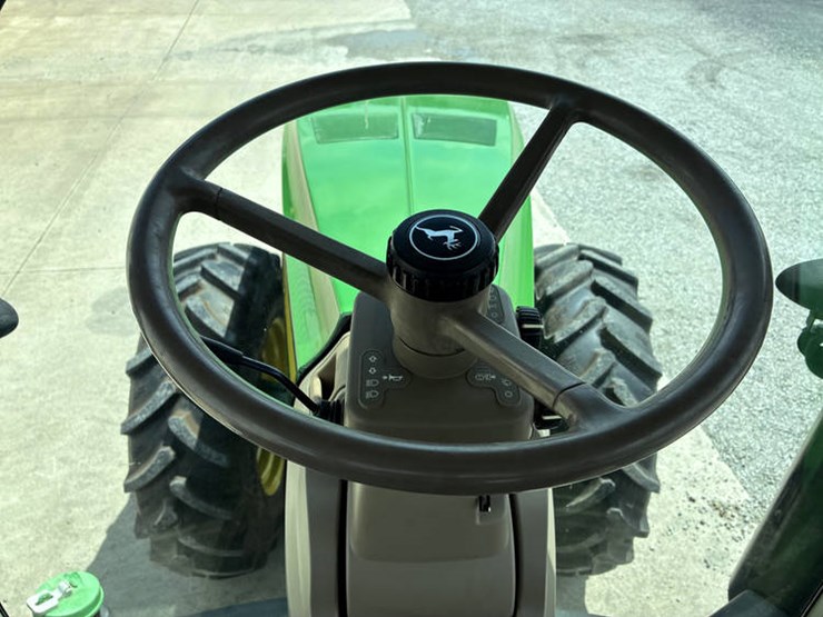 2014-john-deere-8285r-image-79