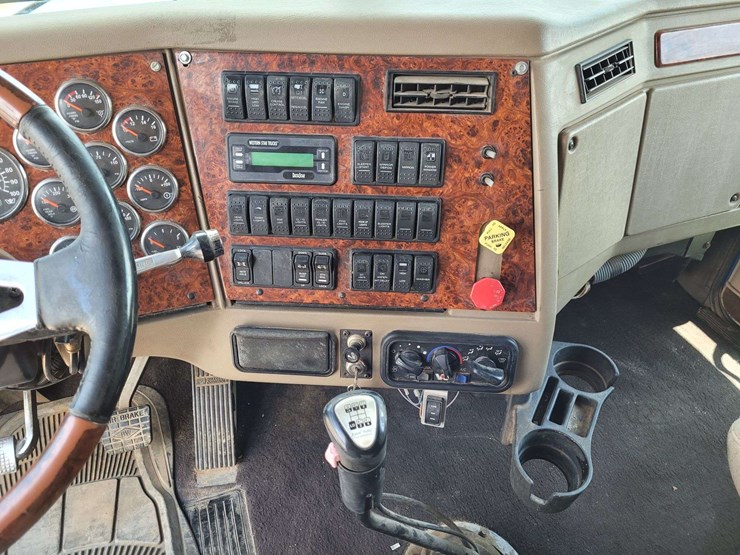 2005-western-star-4900-image-15