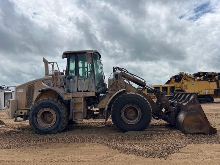 caterpillar-it62h-image-2