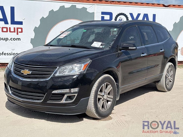2016-chevrolet-traverse-image-1