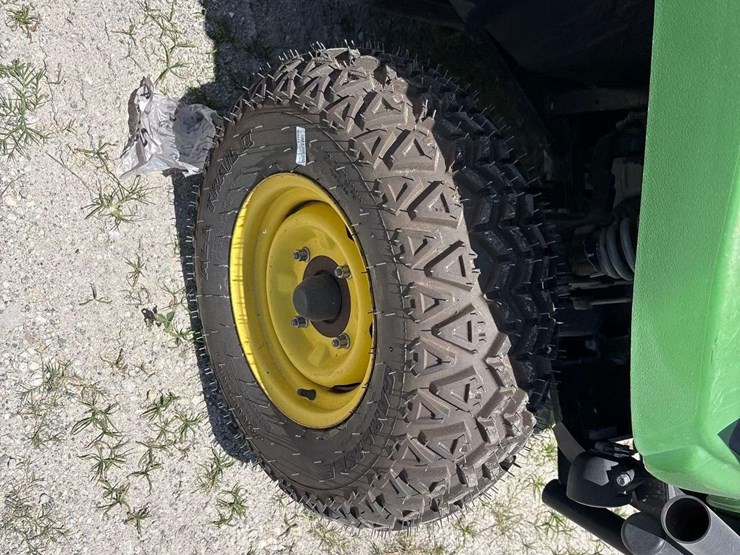 john-deere-gator-image-11