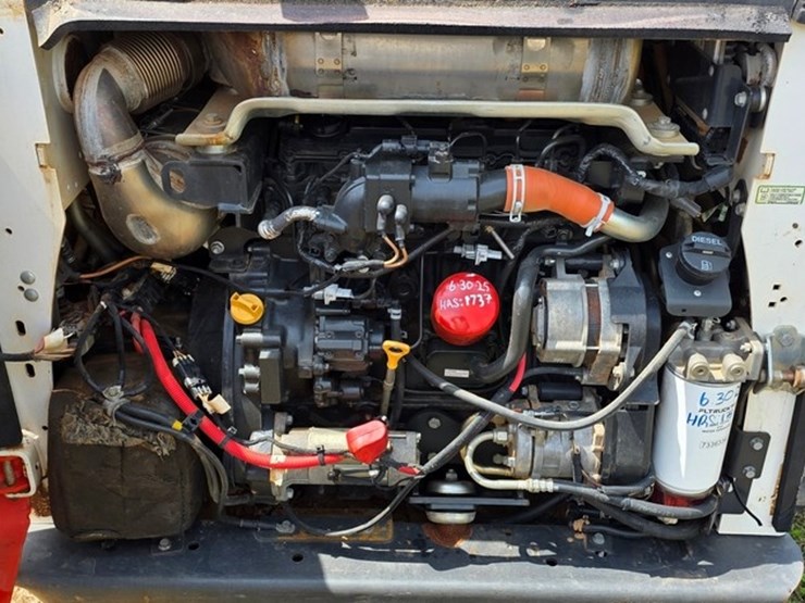 2022-bobcat-t770-image-41