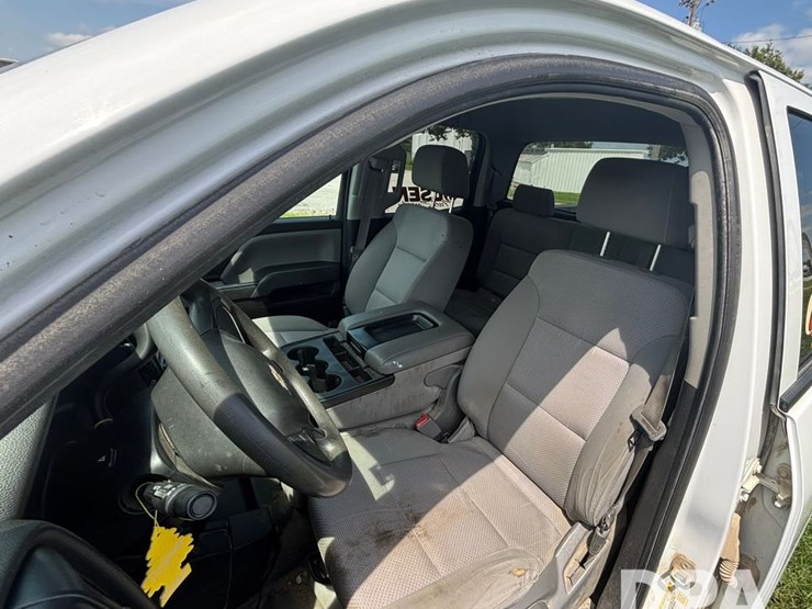 2016-chevrolet-silverado-image-17
