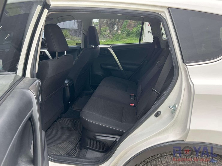 2018-toyota-rav4-image-24