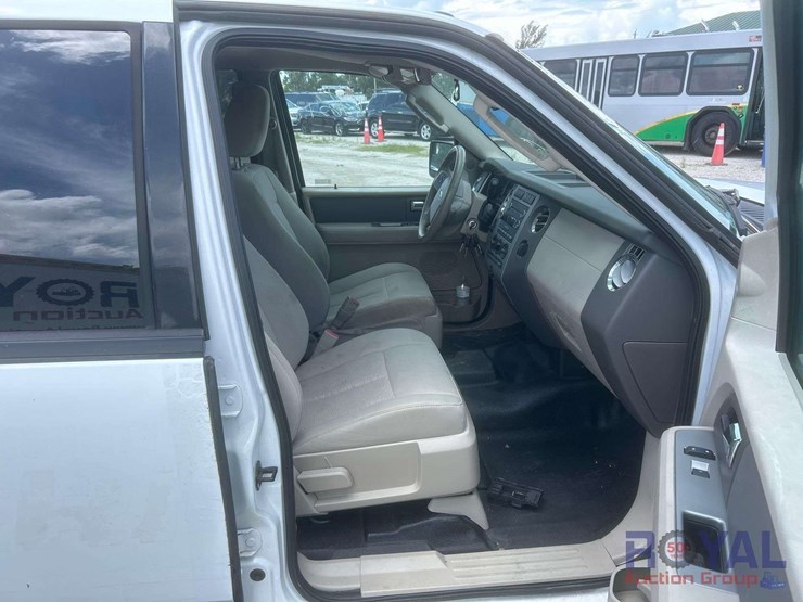 2013-ford-expedition-xlt-image-26