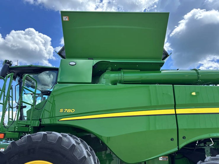 2023-john-deere-s780-image-31