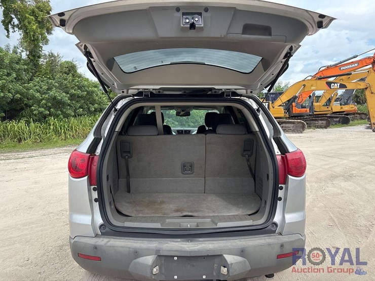 2011-chevrolet-traverse-image-17