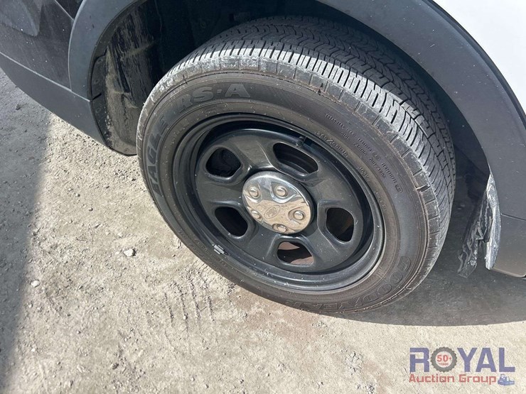 2016-ford-explorer-image-25