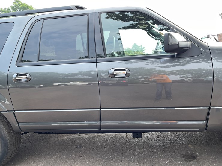 2017-ford-expedition-limited-image-28