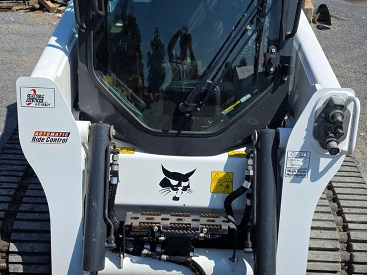2023-bobcat-t770-image-38